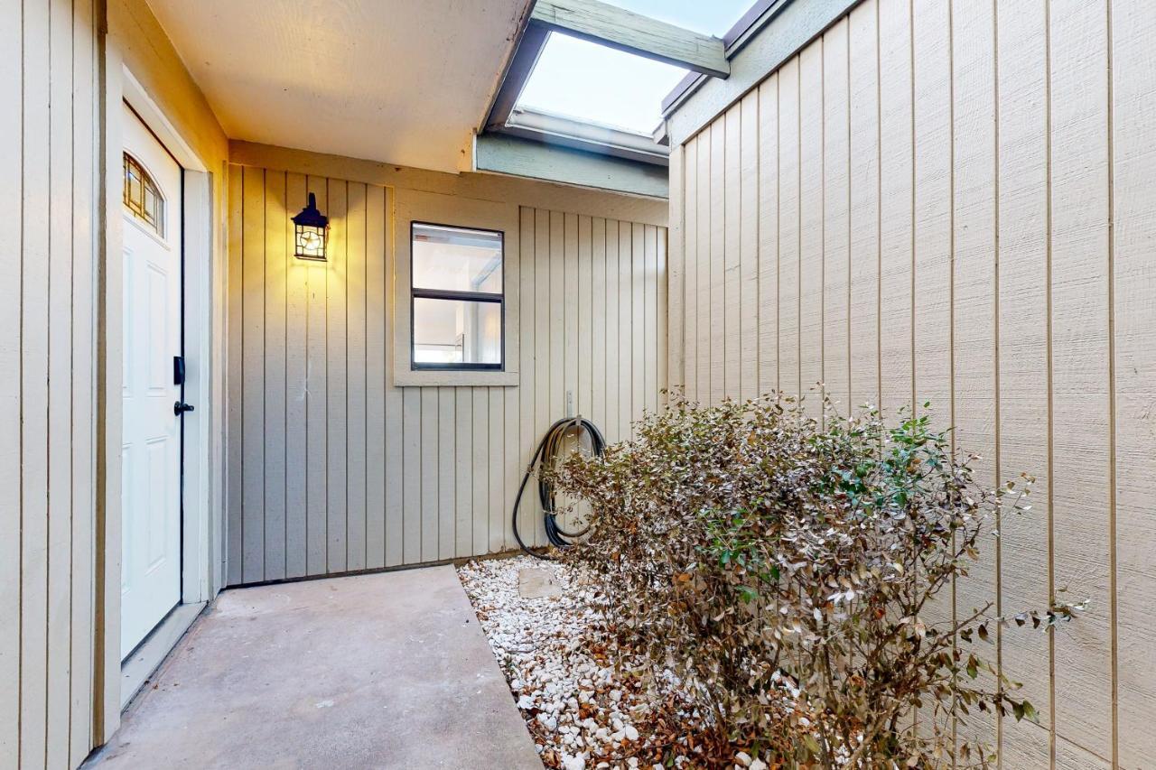 Way To The Bay Apartment Horseshoe Bay Exterior photo